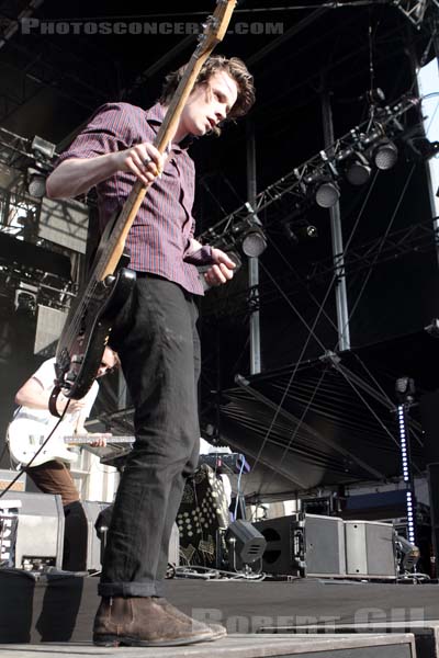 PALMA VIOLETS - 2013-07-18 - PARIS - Parvis de l'Hotel de Ville - Sam Fryer - Chilli Jesson